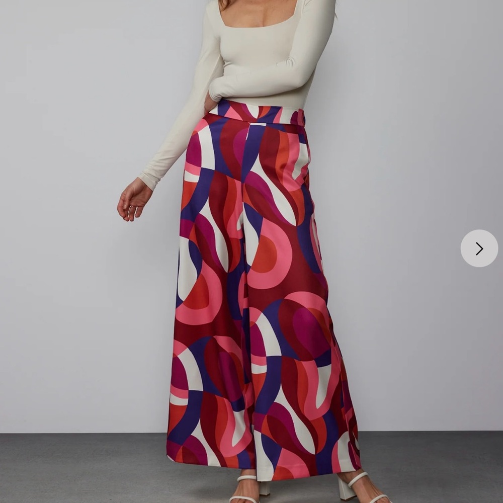 NWT-Geo Print Pull On Palazzo